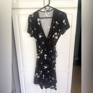 Old Navy floral wrap dress